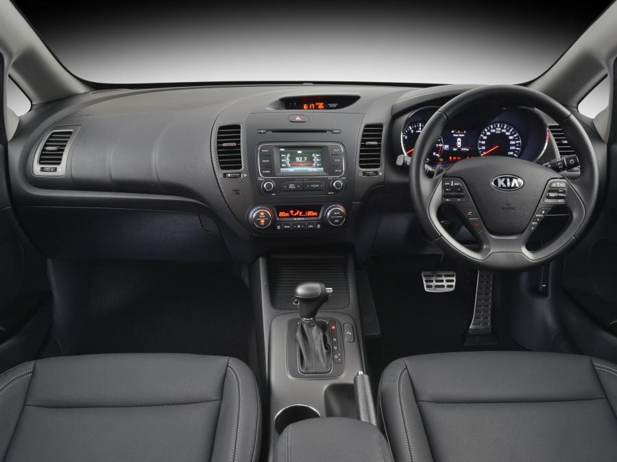  Kia Cerato Hatchback 2013 года  (ZA) (фото 7 из 26)